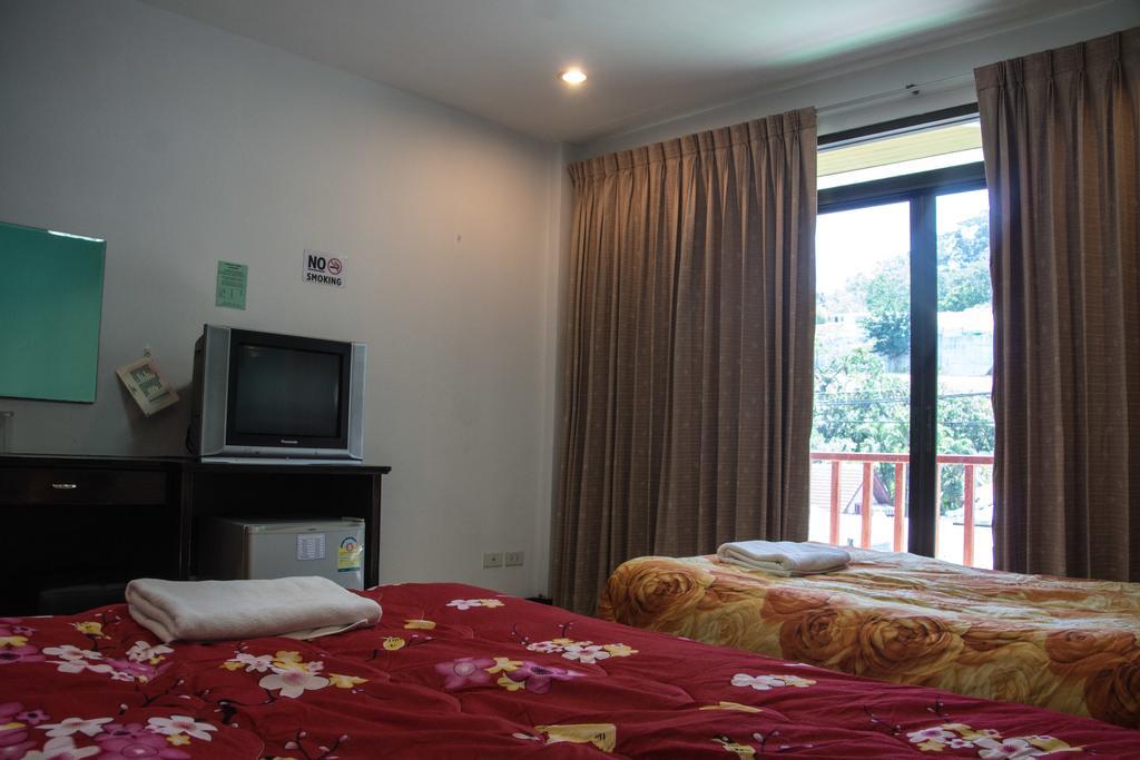 Patong Bay Guesthouse Extérieur photo