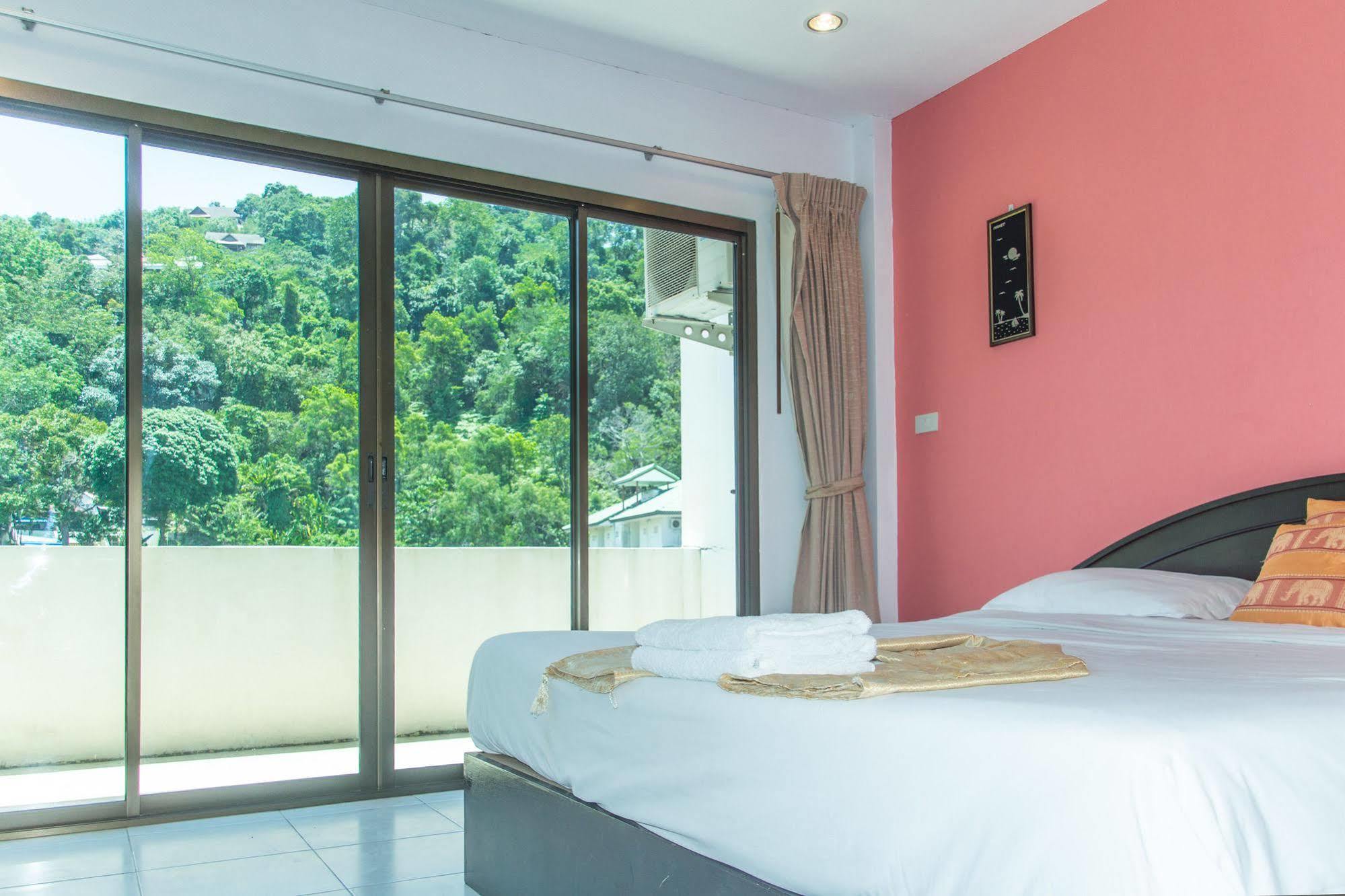 Patong Bay Guesthouse Extérieur photo